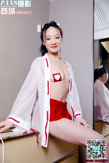 美女脱衣